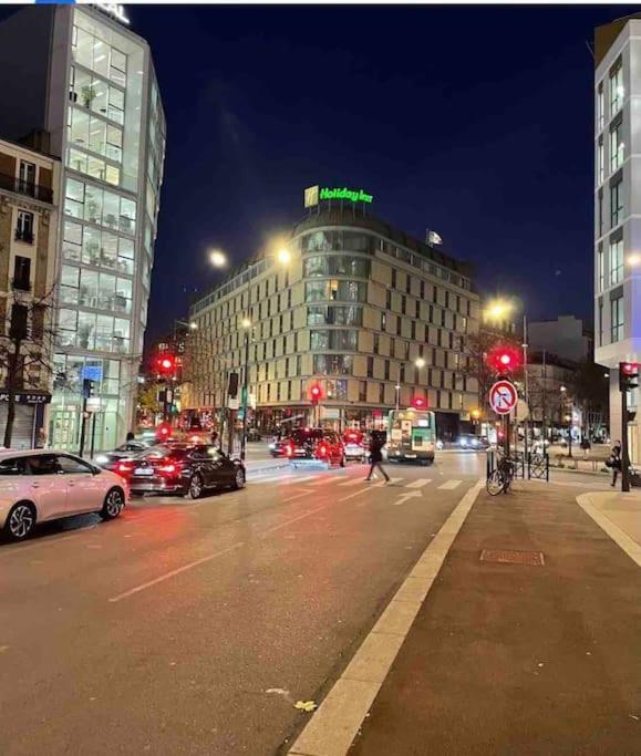Week-End Porte De Clichy Luaran gambar